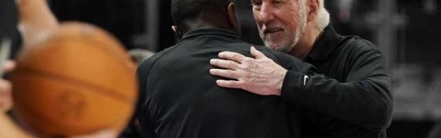 开云官方-【现场】球迷归来注入能量 年轻马刺延续揭幕战佳绩