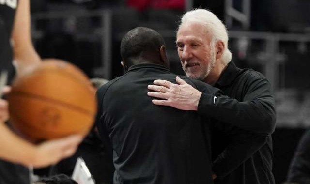 开云官方-【现场】球迷归来注入能量 年轻马刺延续揭幕战佳绩