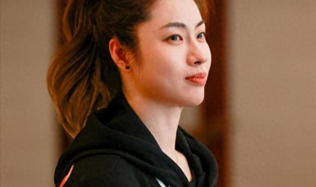 kaiyun网站-原来她就是江苏女篮教练，年轻美貌实力并存，击败卫冕冠军广东队